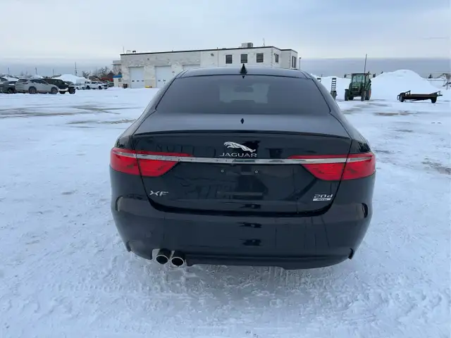 2017 Jaguar XF - Photo 5