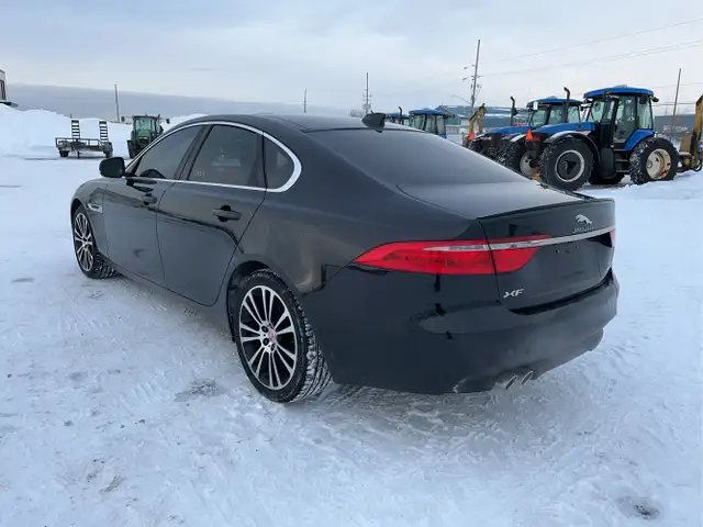 2017 Jaguar XF - Photo 6