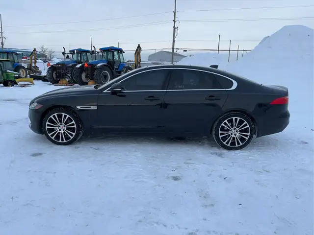 2017 Jaguar XF - Photo 7