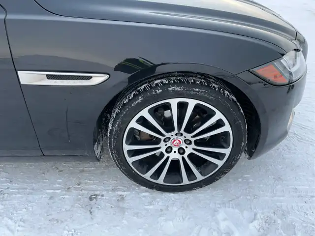 2017 Jaguar XF - Photo 10