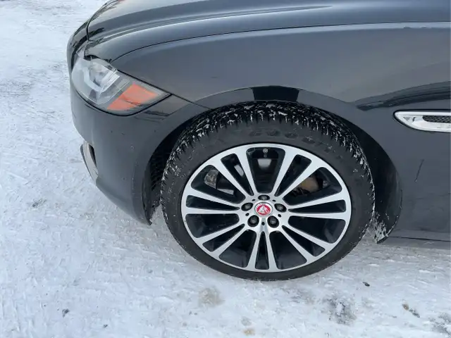 2017 Jaguar XF - Photo 11