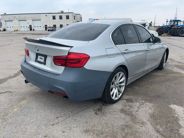 2017 BMW 3 Series - Photo 5