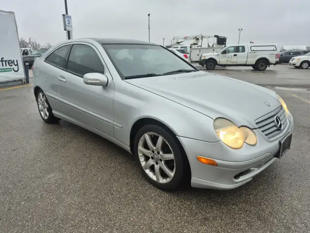 2003 Mercedes-Benz C-Class - Photo 3