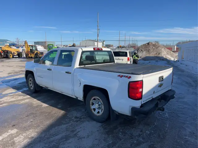 2018 Chevrolet Silverado 1500 - Photo 2