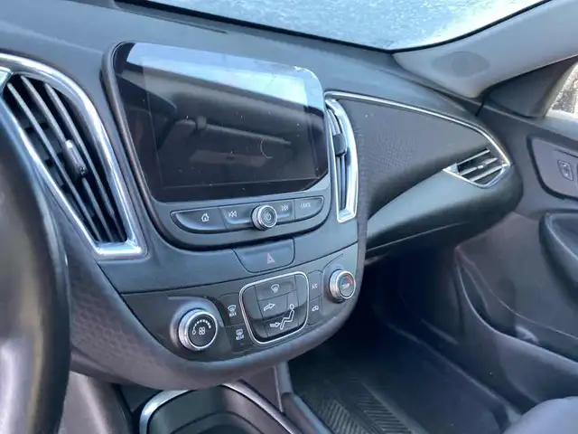 2018 Chevrolet Malibu - Photo 26