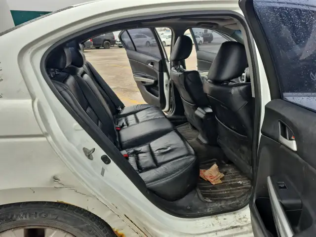 2010 Honda Accord - Photo 35