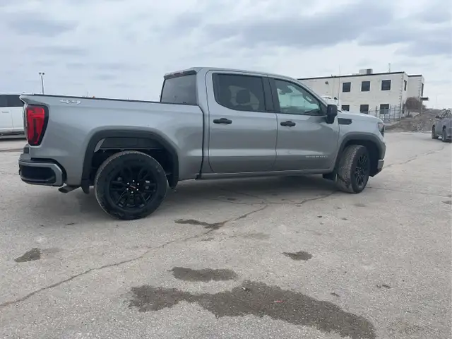 2023 GMC Sierra 1500 - Photo 4