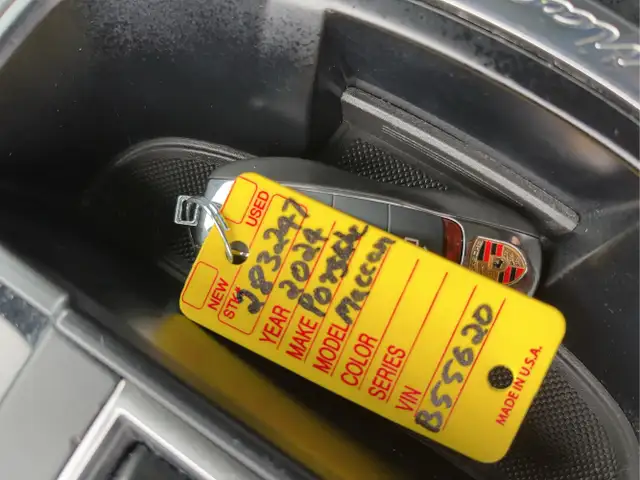 2024 PORSCH MACAN GTS - Photo 13