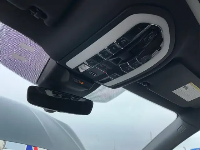 2024 PORSCH MACAN GTS - Photo 25