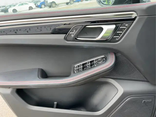 2024 PORSCH MACAN GTS - Photo 26