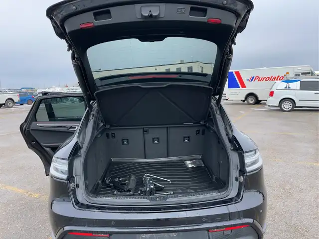 2024 PORSCH MACAN GTS - Photo 27