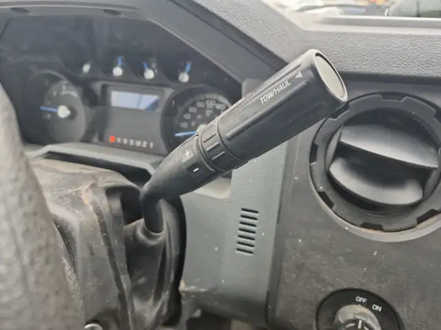 2015 Ford F-250 Super Duty w/Side Airbags/Curtains Delete - Photo 16