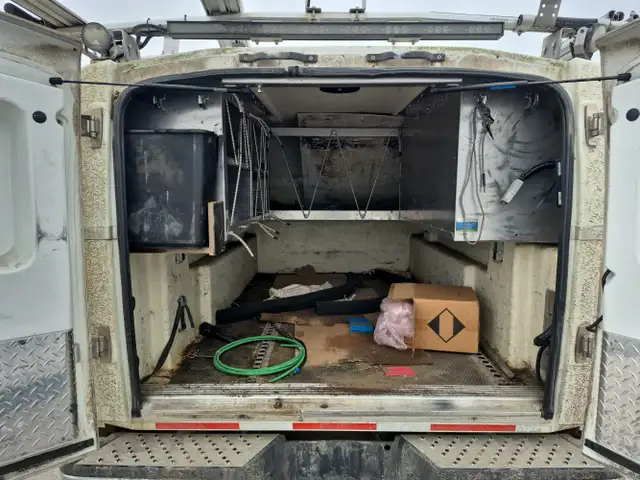 2015 Ford F-250 Super Duty w/Side Airbags/Curtains Delete - Photo 25