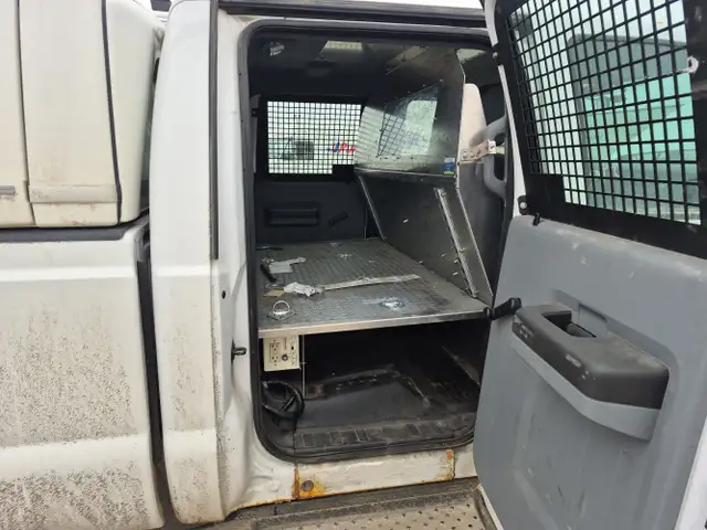 2015 Ford F-250 Super Duty w/Side Airbags/Curtains Delete - Photo 29