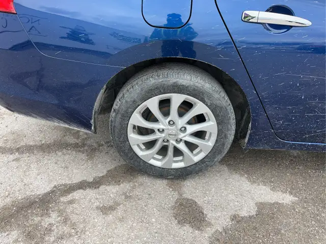 2019 Nissan Sentra - Photo 9