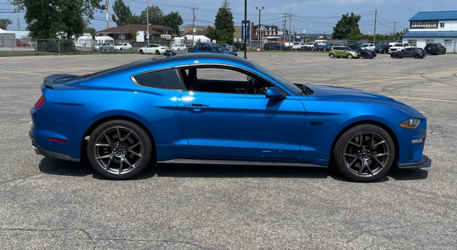 2020 Ford Mustang - Photo 4