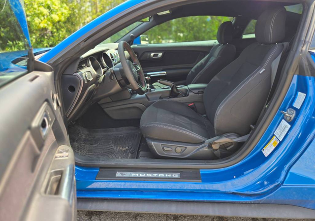 2020 Ford Mustang - Photo 7