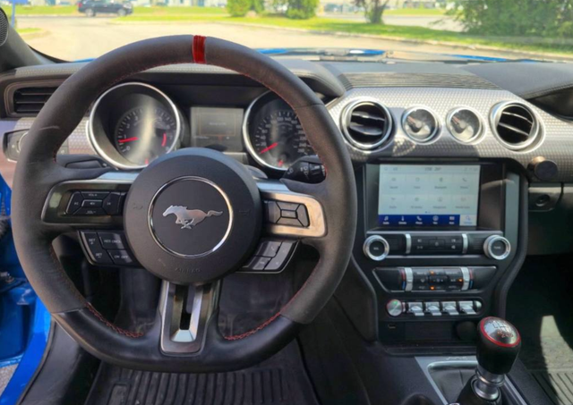 2020 Ford Mustang - Photo 8