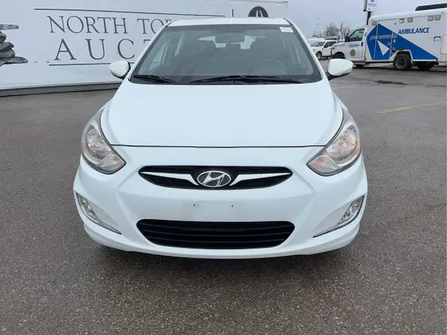 2014 Hyundai ACCENT - Photo 2