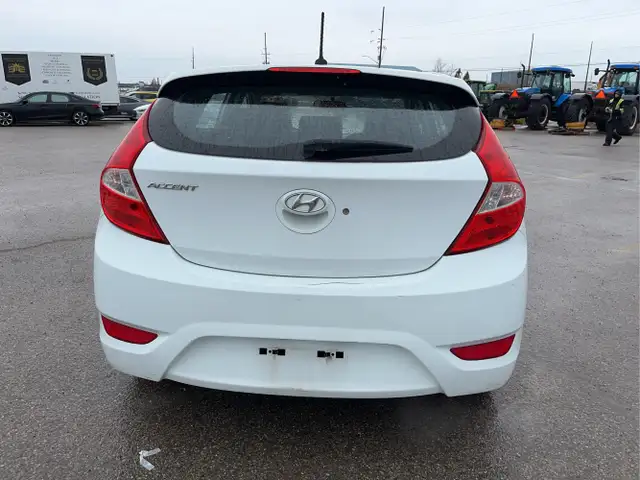 2014 Hyundai ACCENT - Photo 5