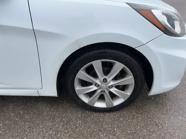 2014 Hyundai ACCENT - Photo 10