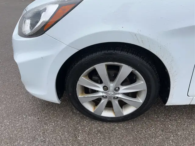 2014 Hyundai ACCENT - Photo 11