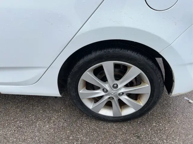 2014 Hyundai ACCENT - Photo 12