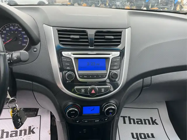 2014 Hyundai ACCENT - Photo 16