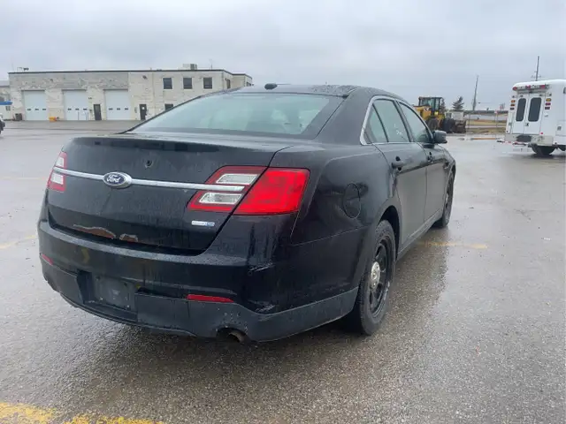 2015 Ford Taurus - Photo 5