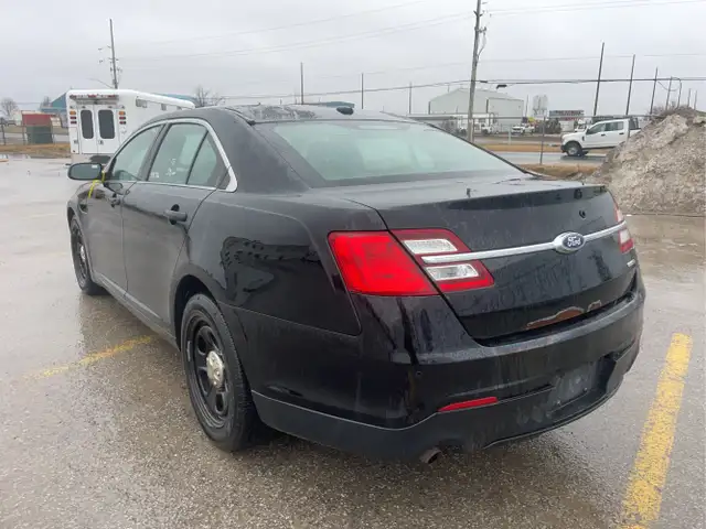 2015 Ford Taurus - Photo 7