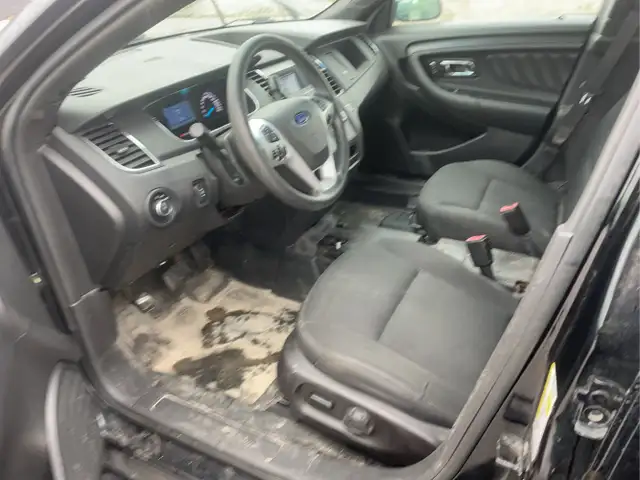 2015 Ford Taurus - Photo 10