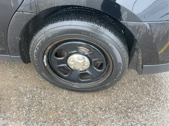 2015 Ford Taurus - Photo 22