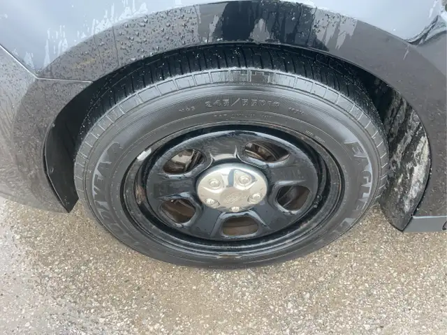 2015 Ford Taurus - Photo 23