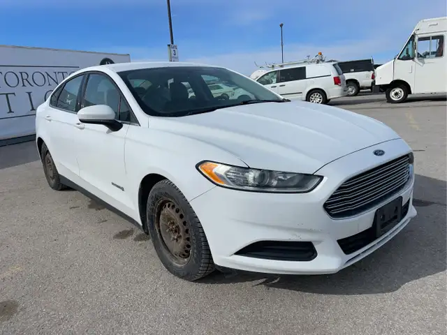 2014 Ford Fusion Hybrid - Photo 3