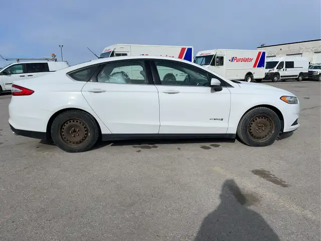 2014 Ford Fusion Hybrid - Photo 4