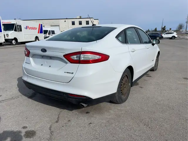2014 Ford Fusion Hybrid - Photo 5
