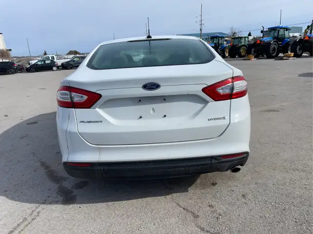 2014 Ford Fusion Hybrid - Photo 6