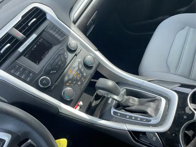 2014 Ford Fusion Hybrid - Photo 12