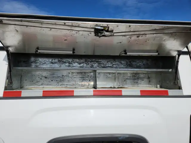 2018 GMC Sierra - Photo 17