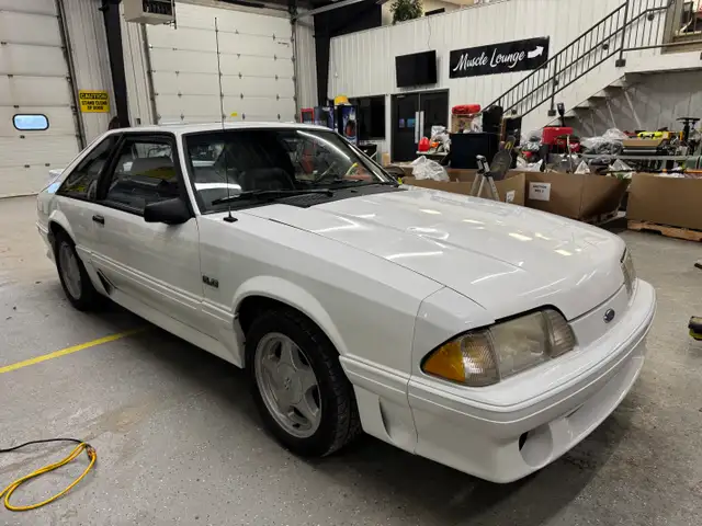 1989 Ford Mustang - Photo 2