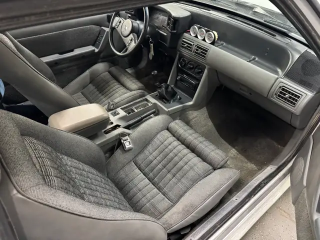 1989 Ford Mustang - Photo 6