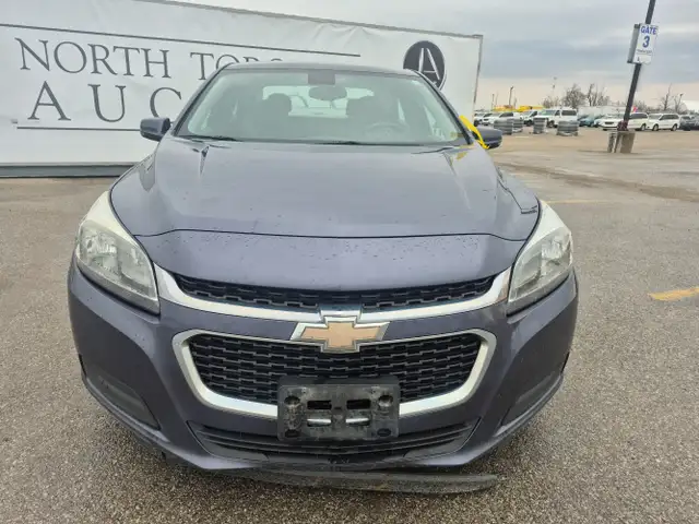 2015 Chevrolet Malibu - Photo 2