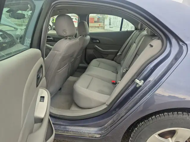 2015 Chevrolet Malibu - Photo 14