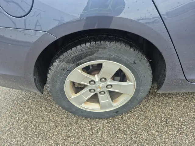 2015 Chevrolet Malibu - Photo 25