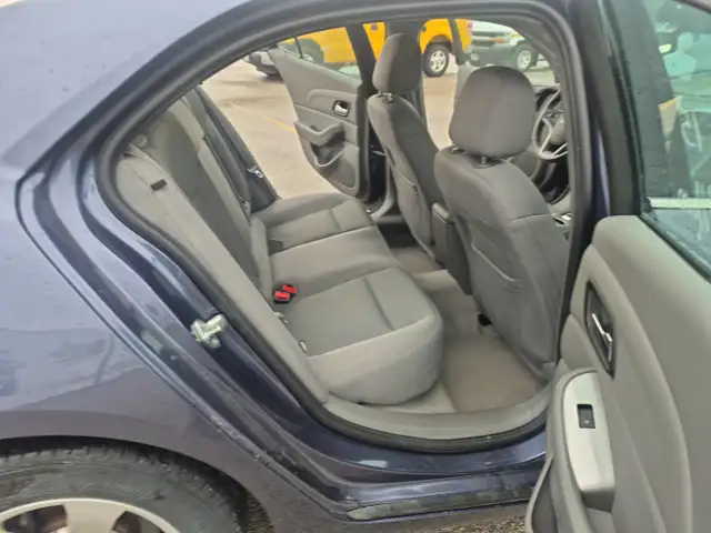 2015 Chevrolet Malibu - Photo 26