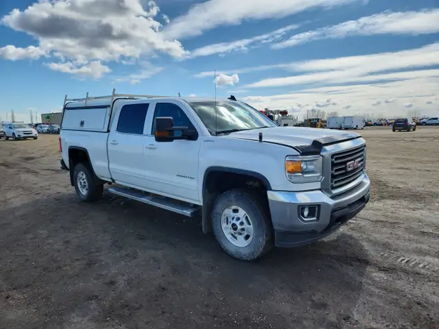 2016 GMC Sierra 2500HD - Photo 4