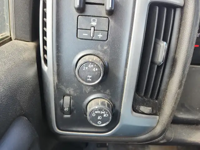 2016 GMC Sierra 2500HD - Photo 11