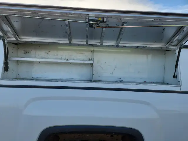 2016 GMC Sierra 2500HD - Photo 18