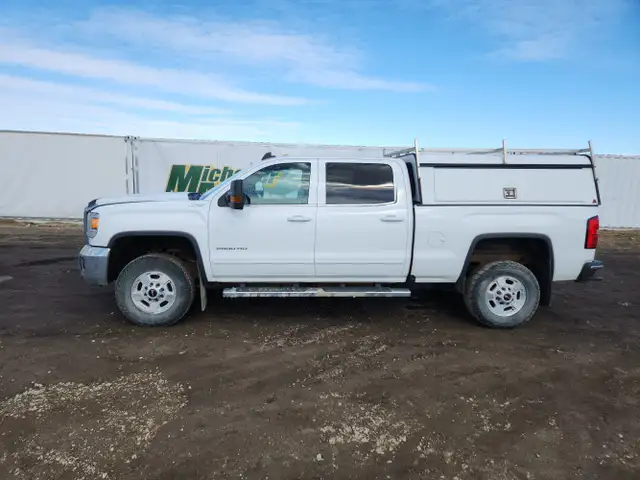2016 GMC Sierra 2500HD - Photo 22