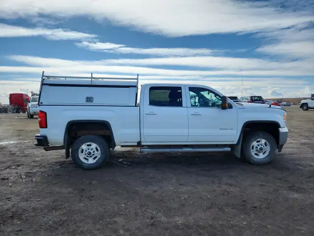 2016 GMC Sierra 2500HD - Photo 25